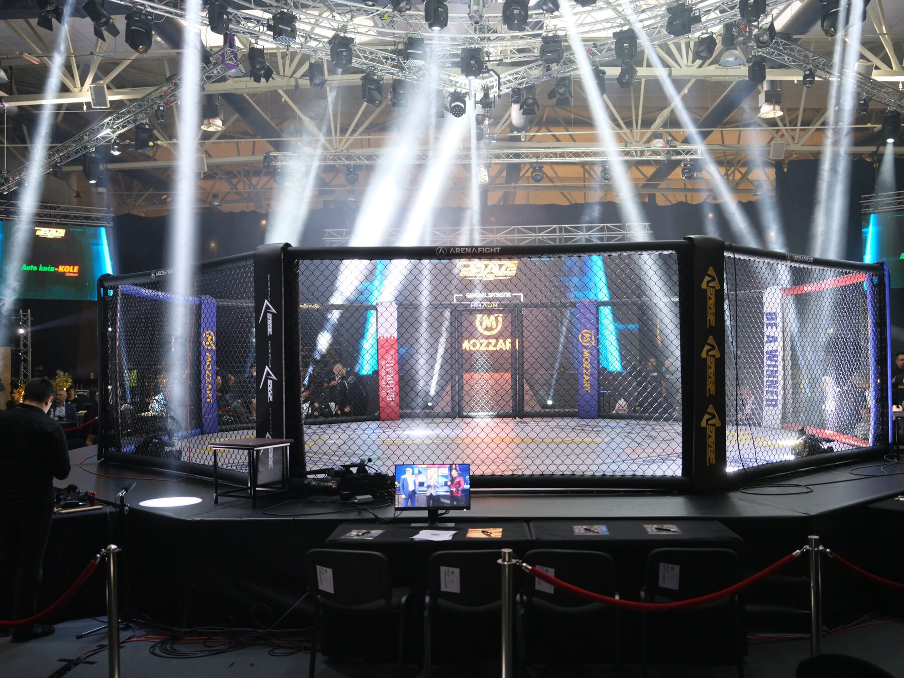BRAVE CF — Competition MMA cage