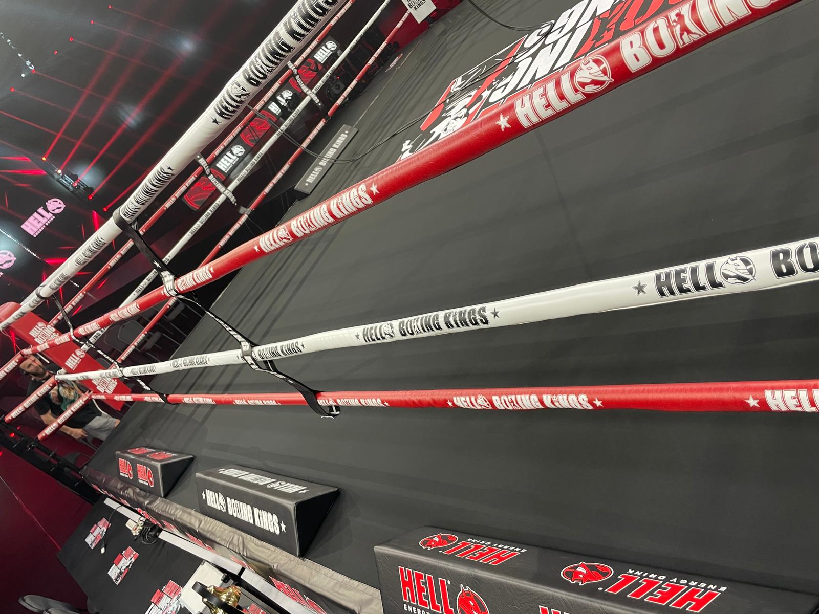 Hell Boxing Kings — Competition boxing ring