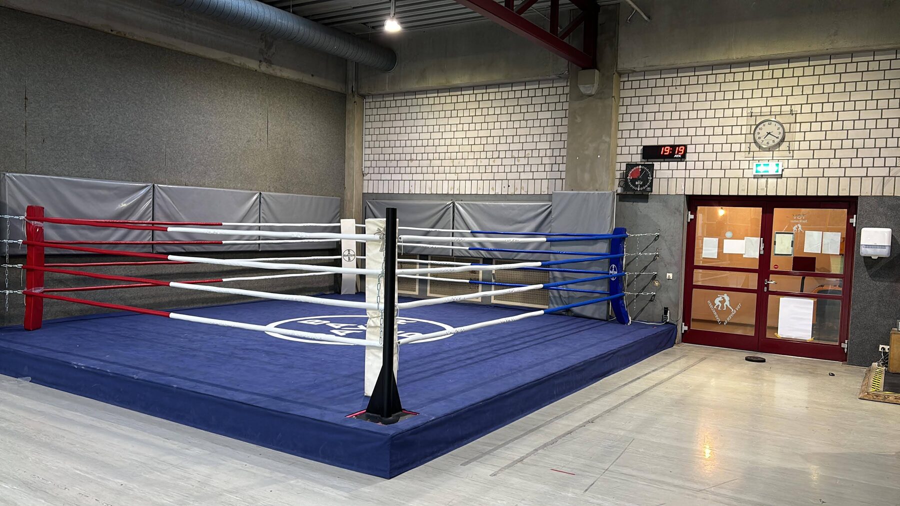 Boxing ring — Club installation