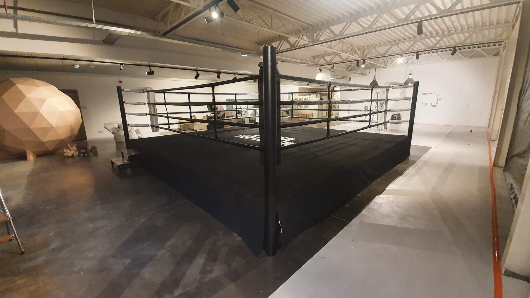 Boxing ring — Club installation
