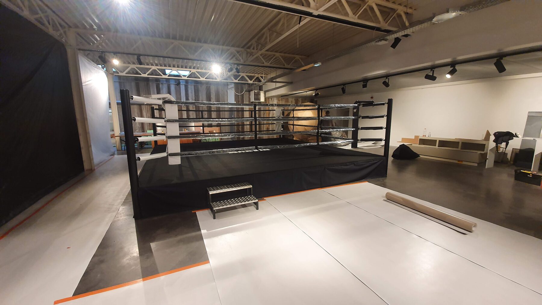 Boxing ring — Club installation