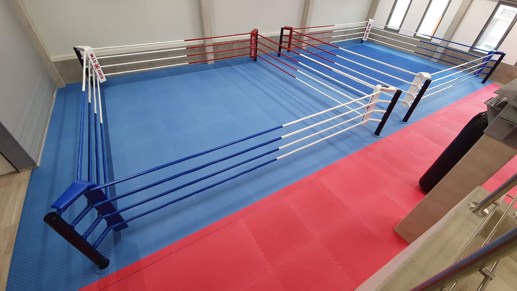 Boxing ring — Training gym