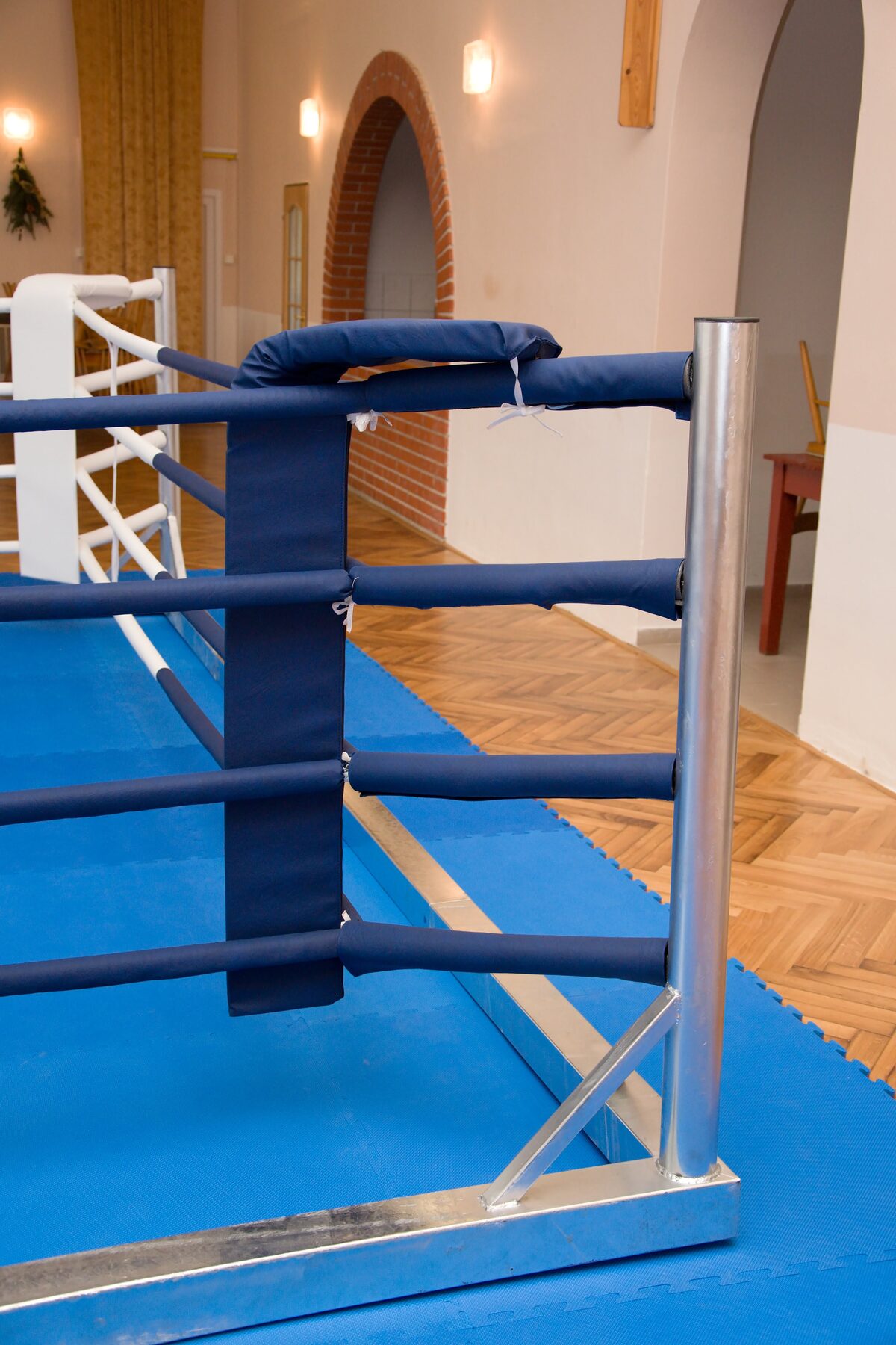 Boxing ring — Club installation