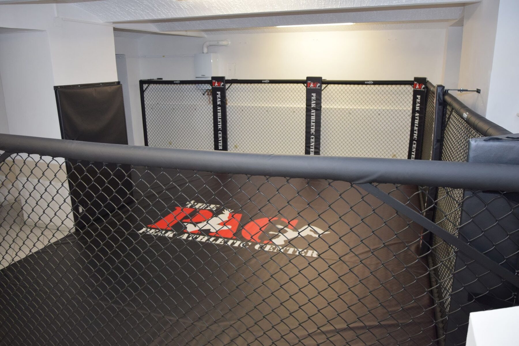 Boxing ring — Training gym