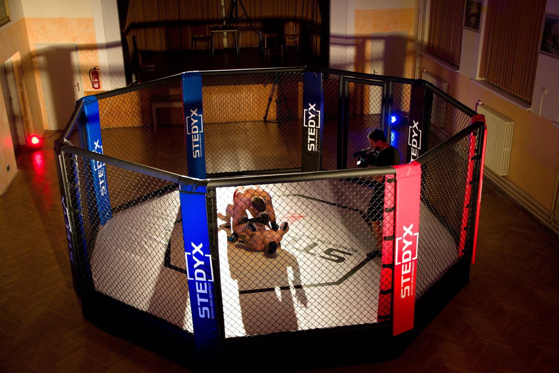 MMA cage — Training gym