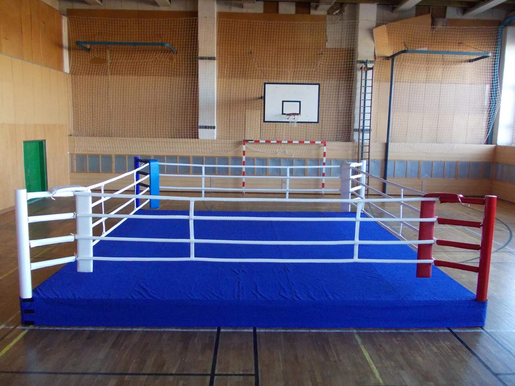 Boxing ring — Club installation