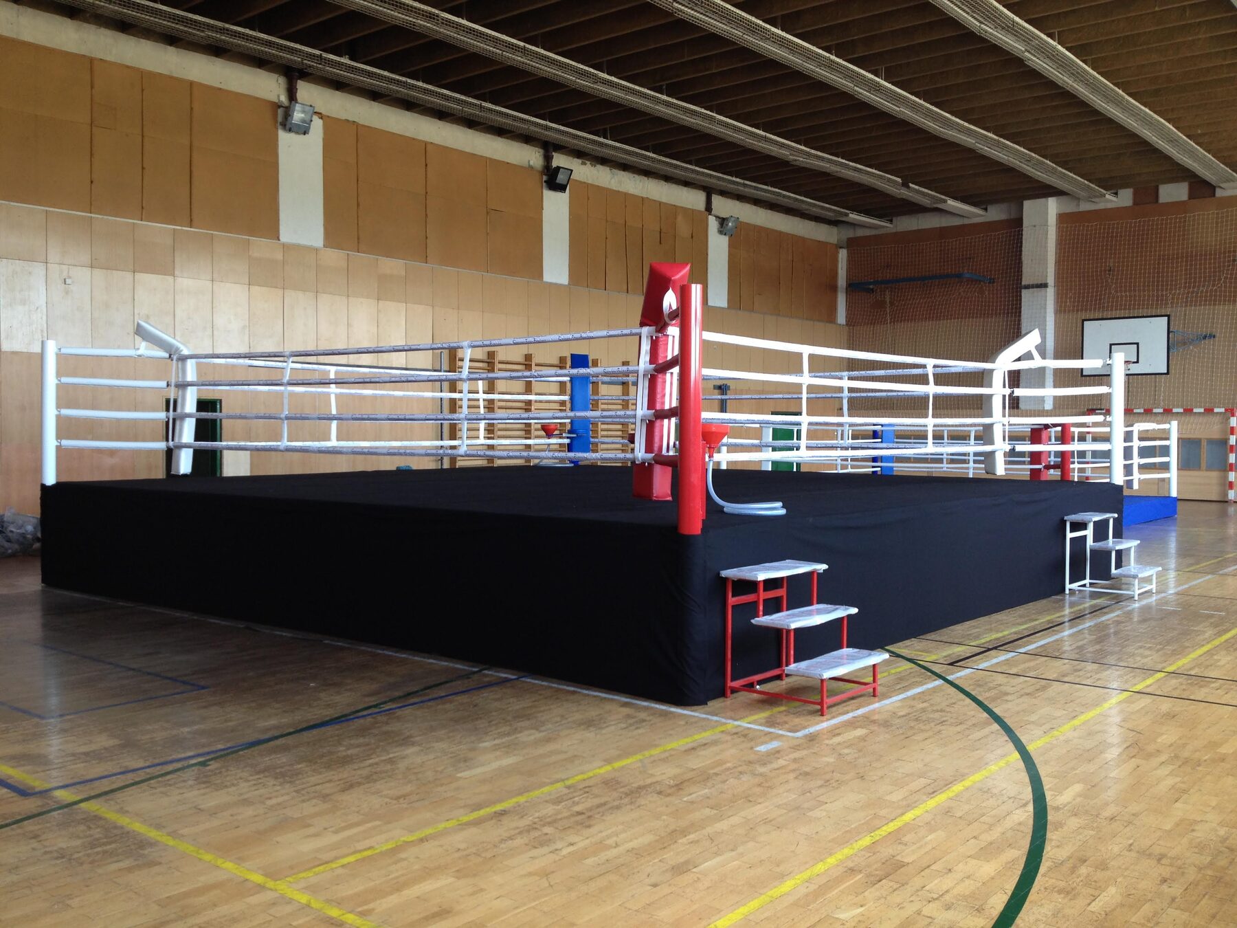 Boxing ring — Club installation