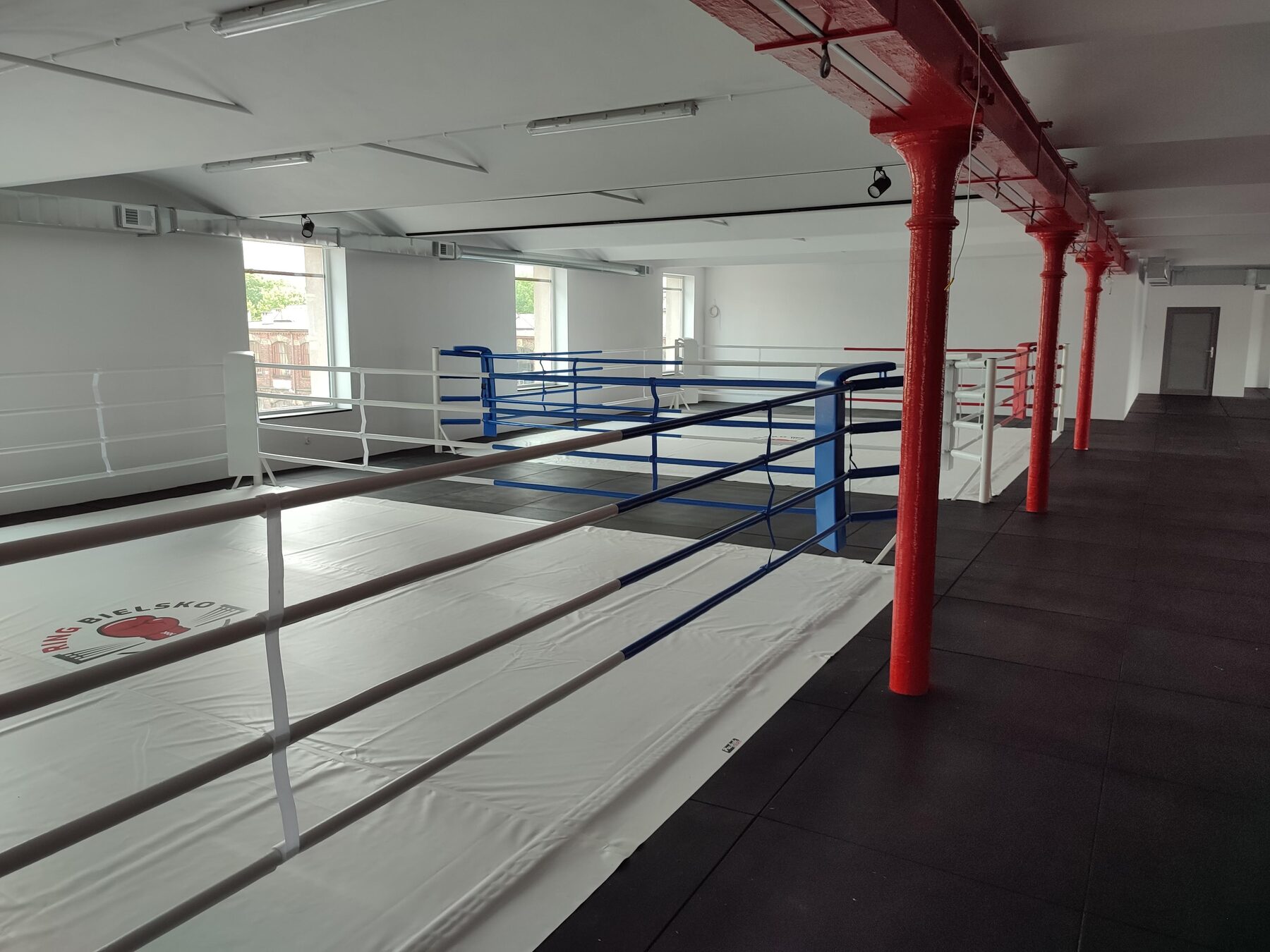 Boxing ring — Club installation