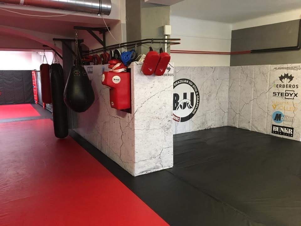 Boxing ring — Club installation