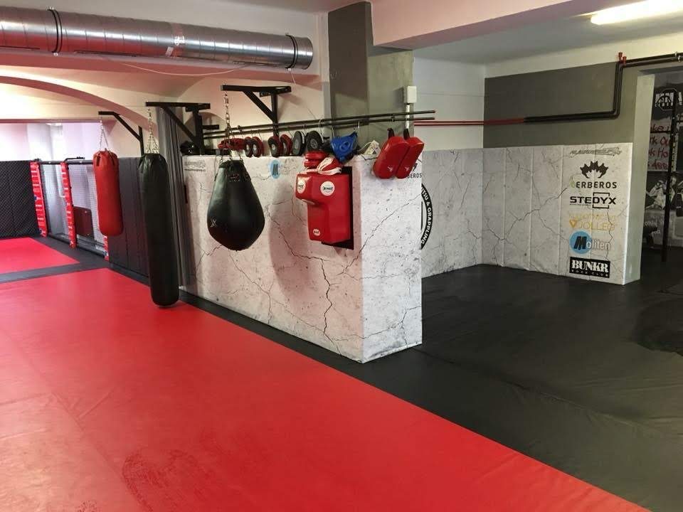 Boxing ring — Club installation