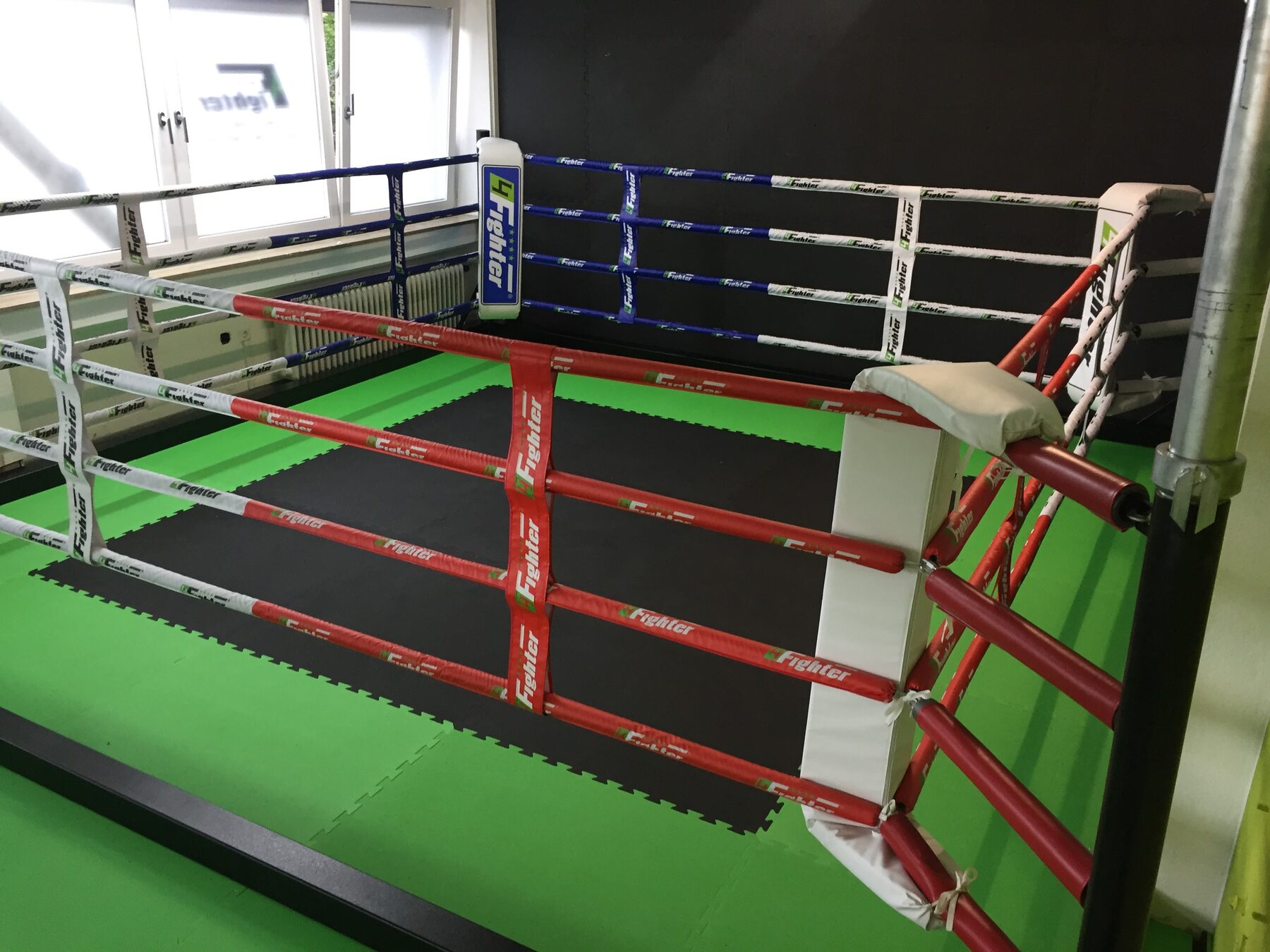 Boxing ring — Club installation
