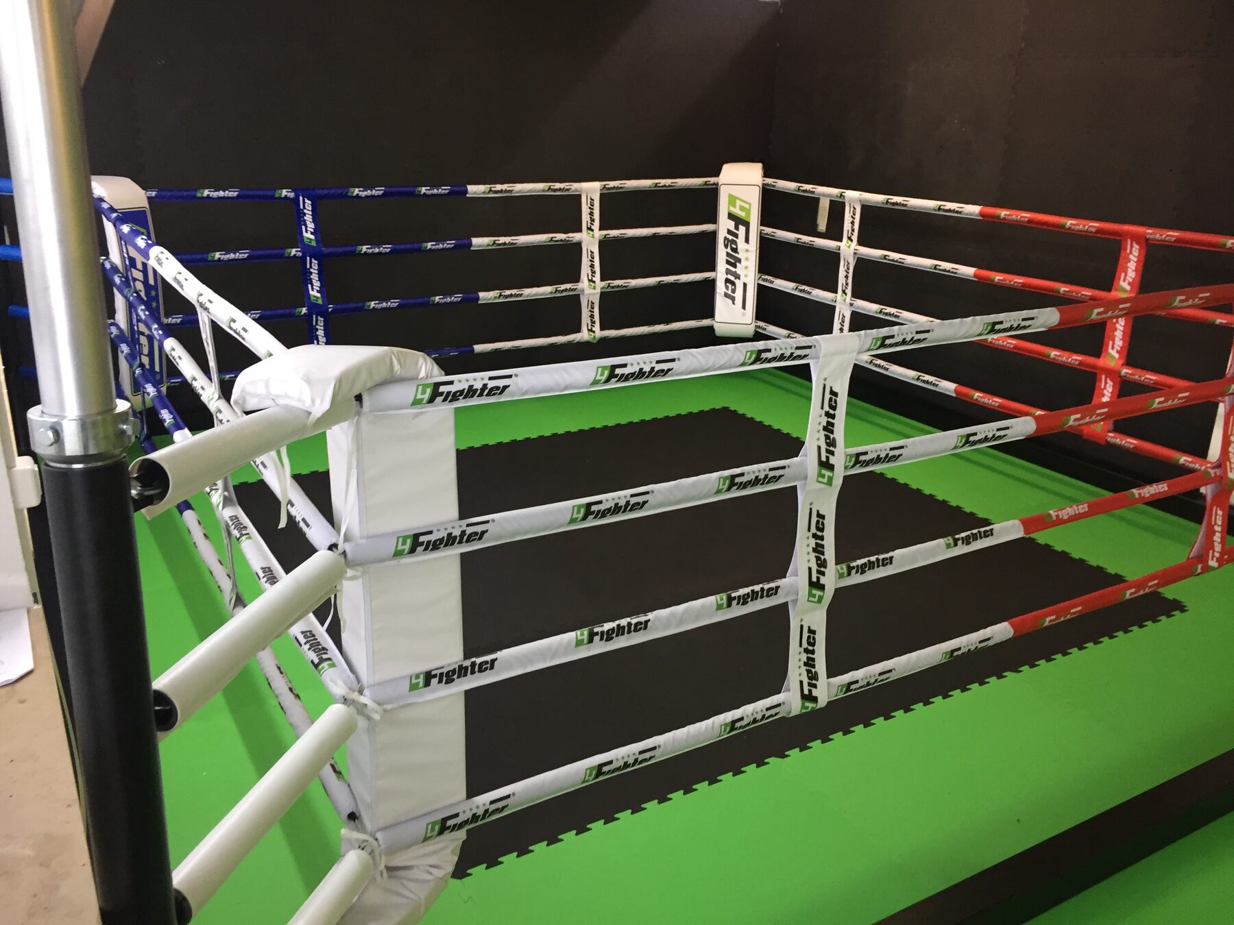 Boxing ring — Club installation
