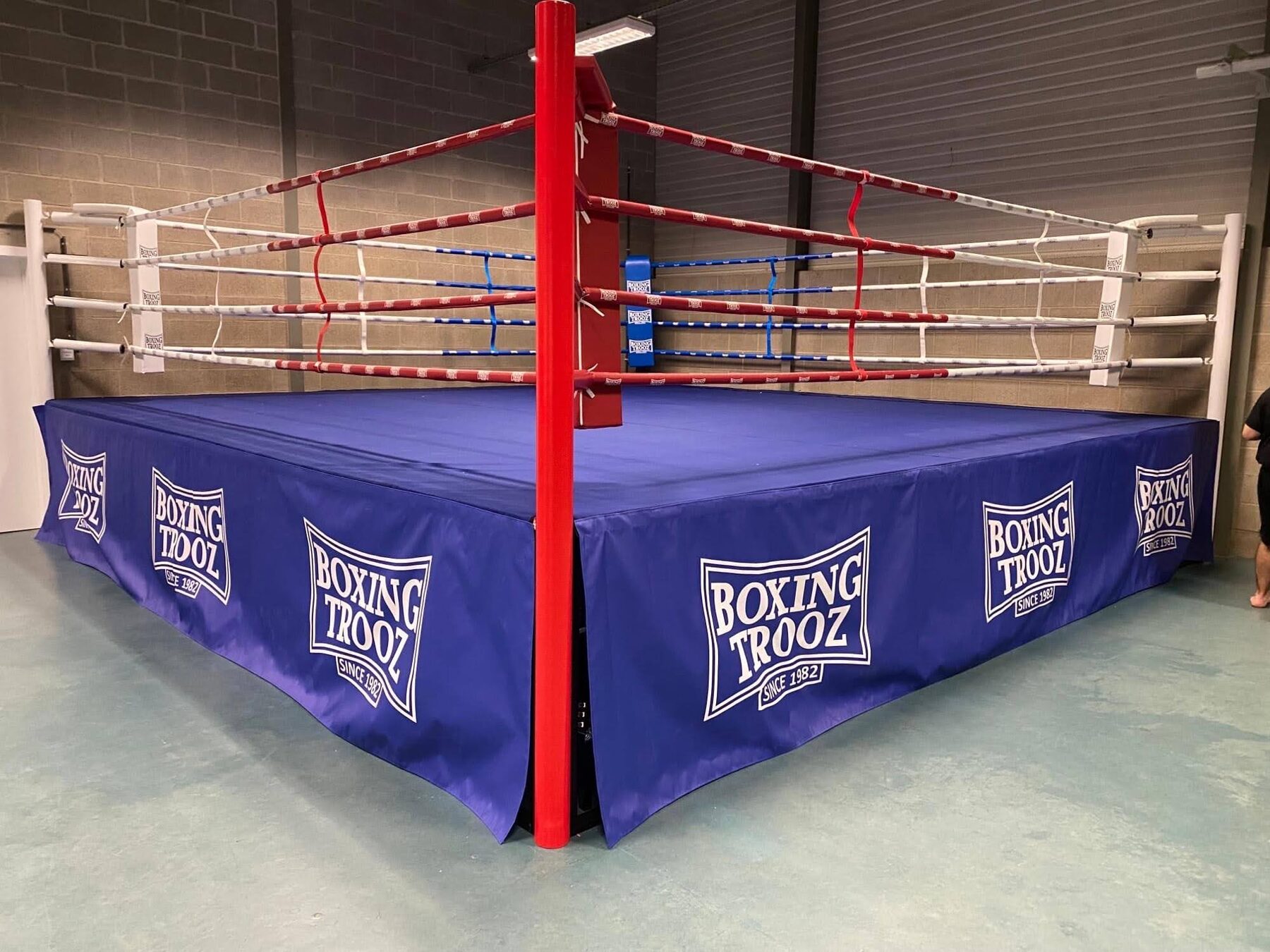 Boxing ring — Club installation