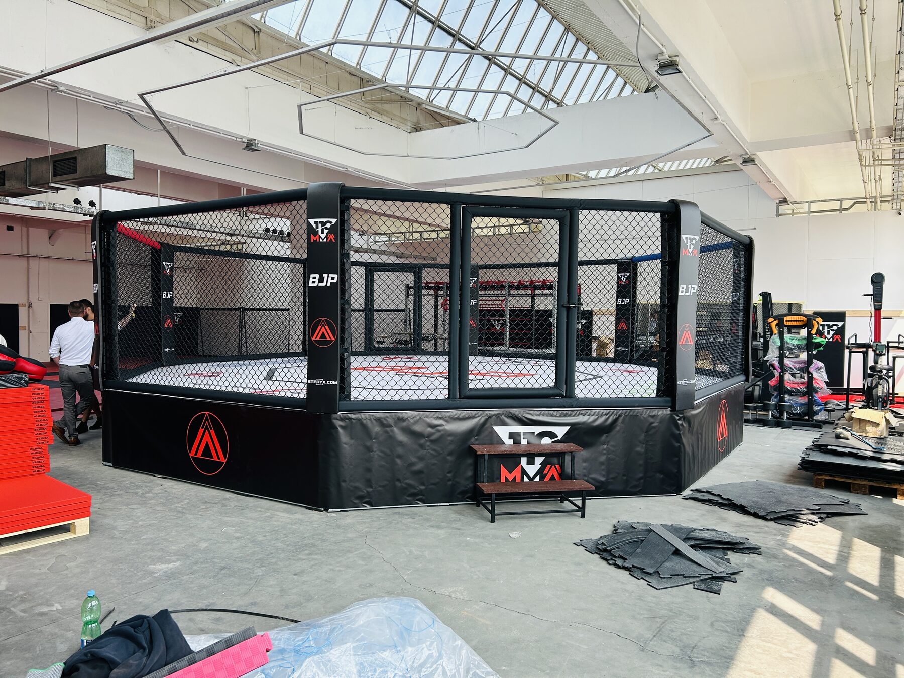 Boxing ring — Club installation